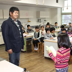 昭島市の小学校農作業学習8