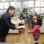 昭島市の小学校農作業学習9